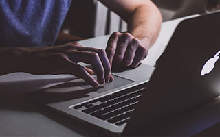 8700万锁死未来！25岁青训明珠遭弃，利物浦狠心清洗他真不后悔？